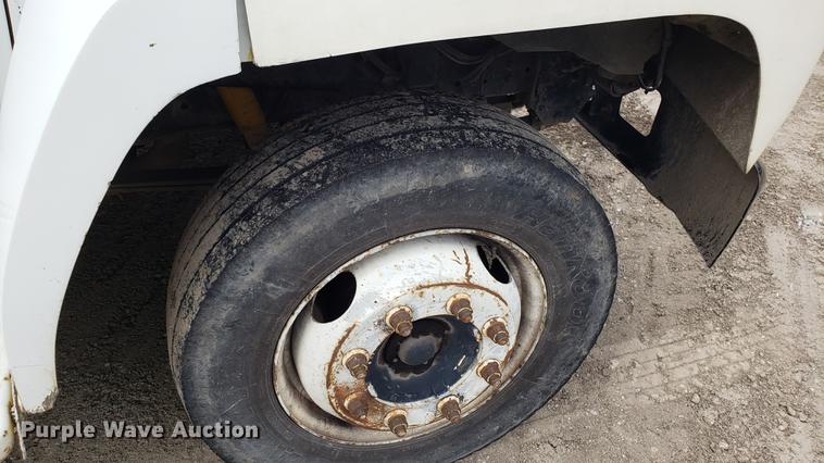 image for item DD4723 1993 Ford F700 dump truck