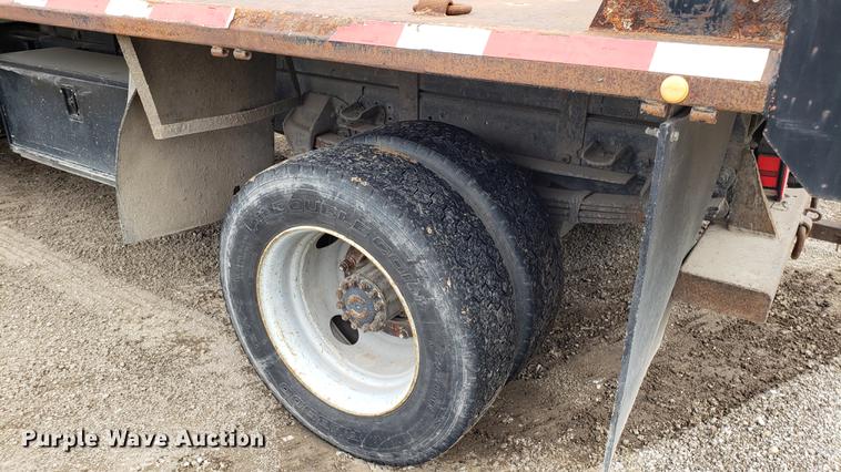 image for item DD4723 1993 Ford F700 dump truck
