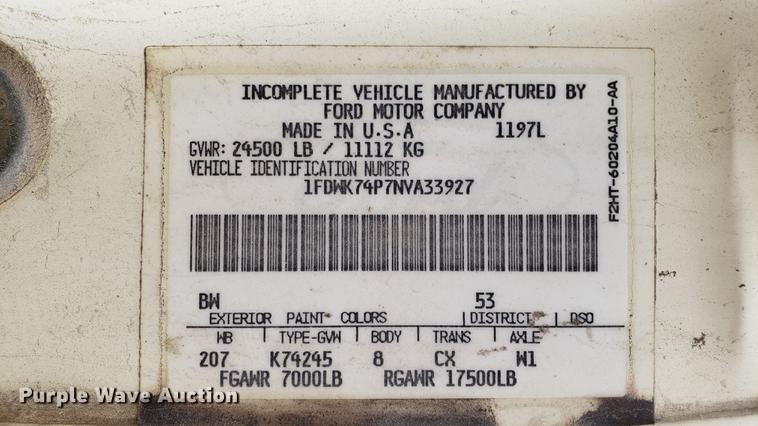 image for item DD4724 1992 Ford F700 flatbed truck