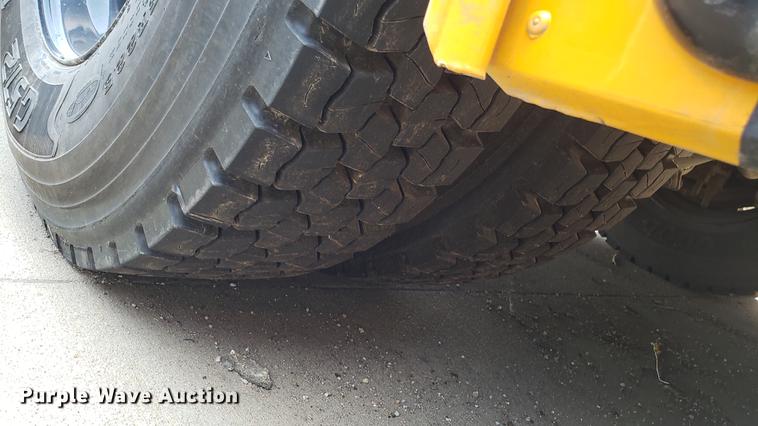 image for item DD4738 2011 Freightliner B2 Thomas school bus