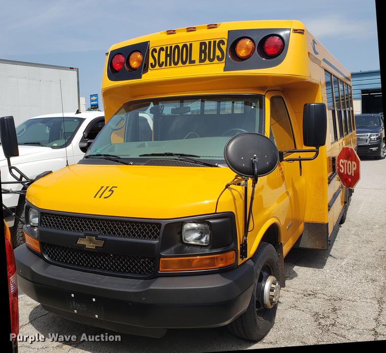 image for item DD4739 2012 Chevrolet Express G4500 shuttle bus