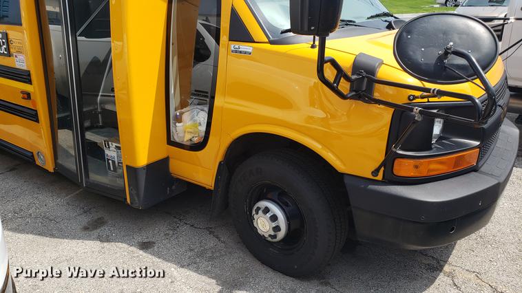 image for item DD4739 2012 Chevrolet Express G4500 shuttle bus