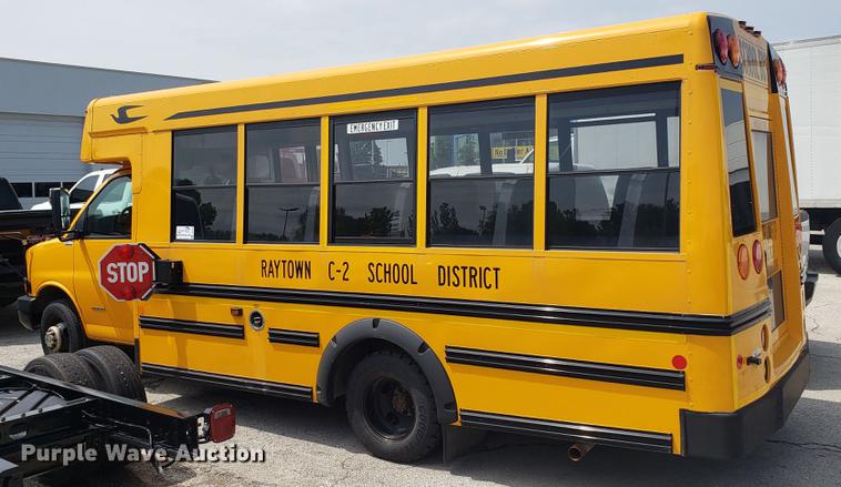 image for item DD4739 2012 Chevrolet Express G4500 shuttle bus