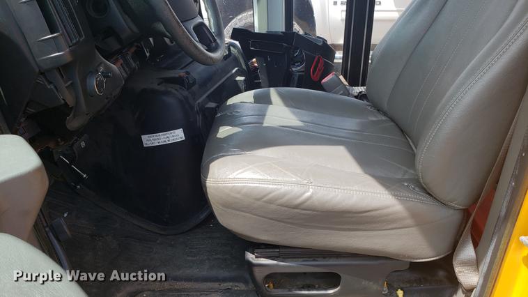 image for item DD4739 2012 Chevrolet Express G4500 shuttle bus