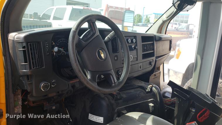 image for item DD4739 2012 Chevrolet Express G4500 shuttle bus