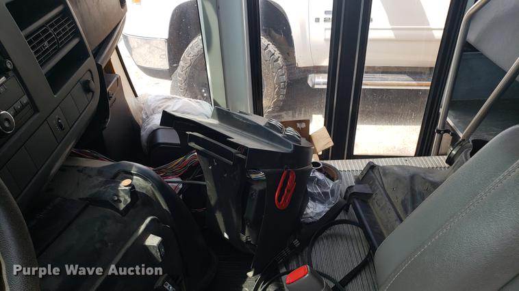 image for item DD4739 2012 Chevrolet Express G4500 shuttle bus