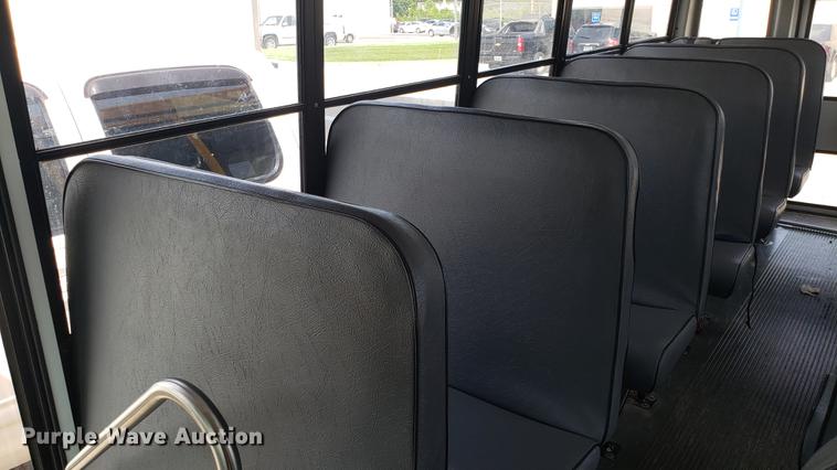 image for item DD4739 2012 Chevrolet Express G4500 shuttle bus