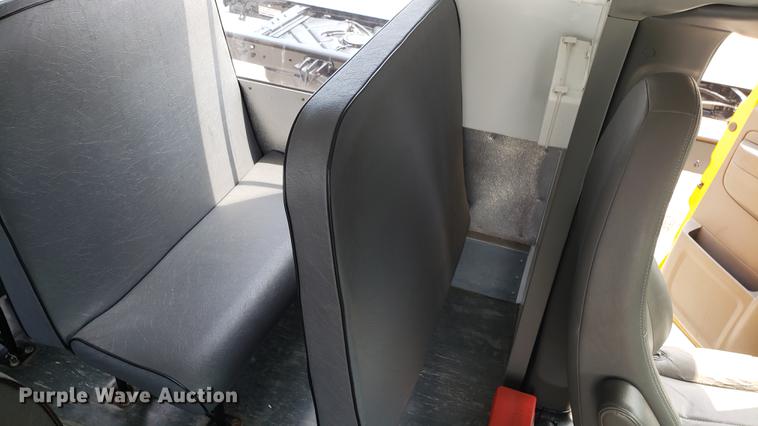 image for item DD4739 2012 Chevrolet Express G4500 shuttle bus