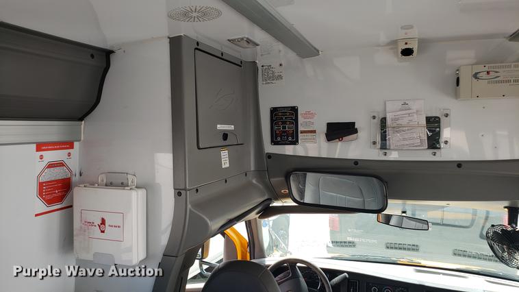 image for item DD4739 2012 Chevrolet Express G4500 shuttle bus