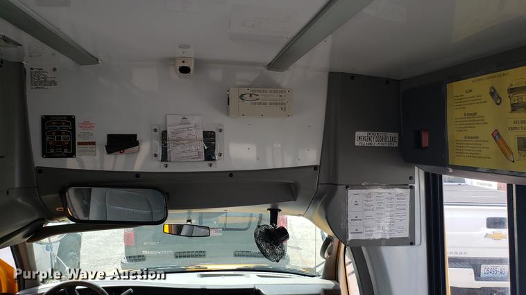 image for item DD4739 2012 Chevrolet Express G4500 shuttle bus