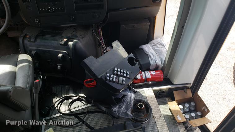 image for item DD4739 2012 Chevrolet Express G4500 shuttle bus