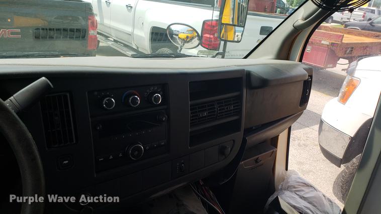 image for item DD4739 2012 Chevrolet Express G4500 shuttle bus