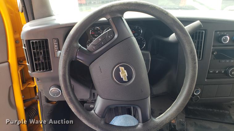 image for item DD4739 2012 Chevrolet Express G4500 shuttle bus