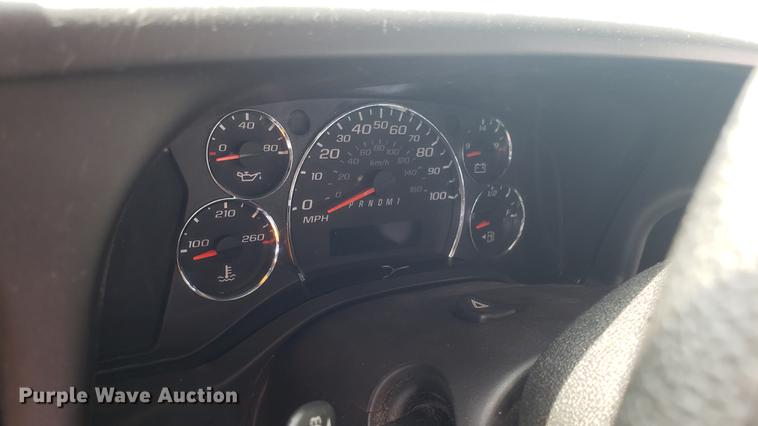 image for item DD4739 2012 Chevrolet Express G4500 shuttle bus