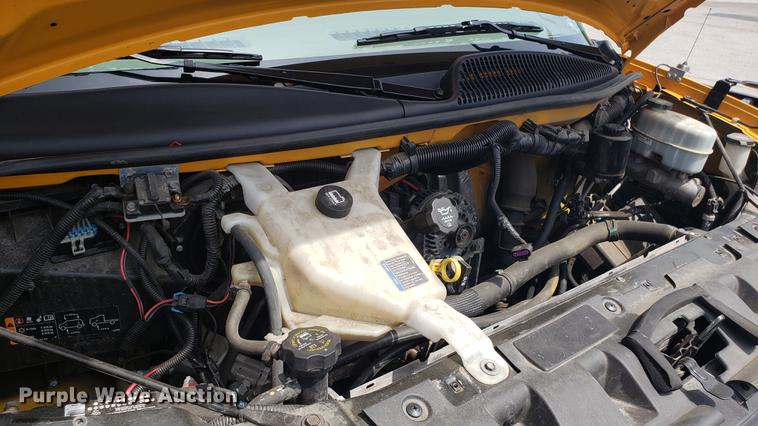 image for item DD4739 2012 Chevrolet Express G4500 shuttle bus