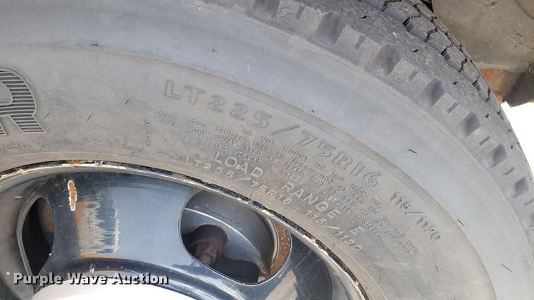 image for item DD4739 2012 Chevrolet Express G4500 shuttle bus