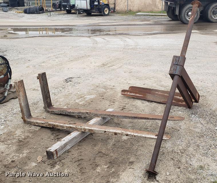 image for item DD4744 (2) sets pallet forks