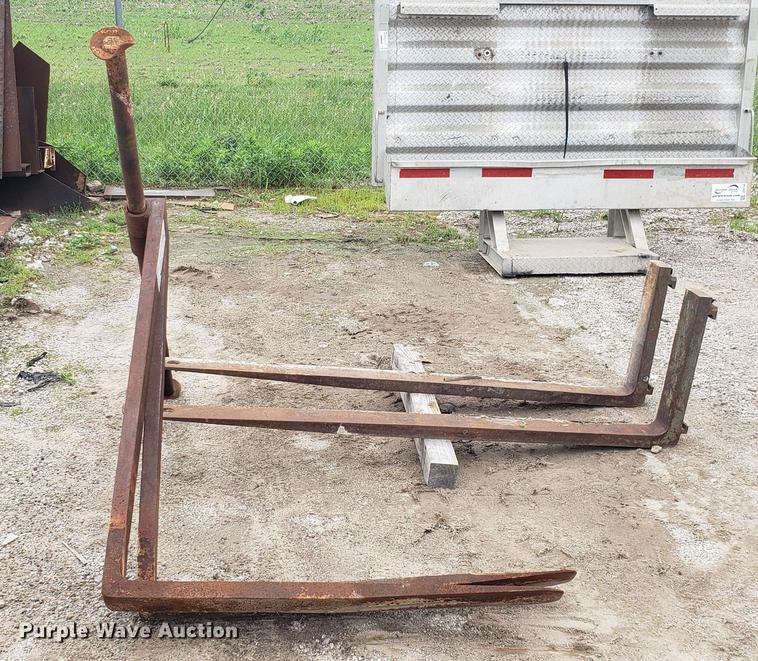 image for item DD4744 (2) sets pallet forks
