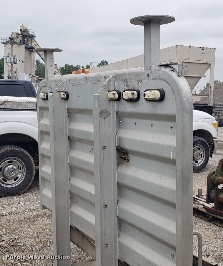 image for item DD4746 Merritt aluminum headache rack