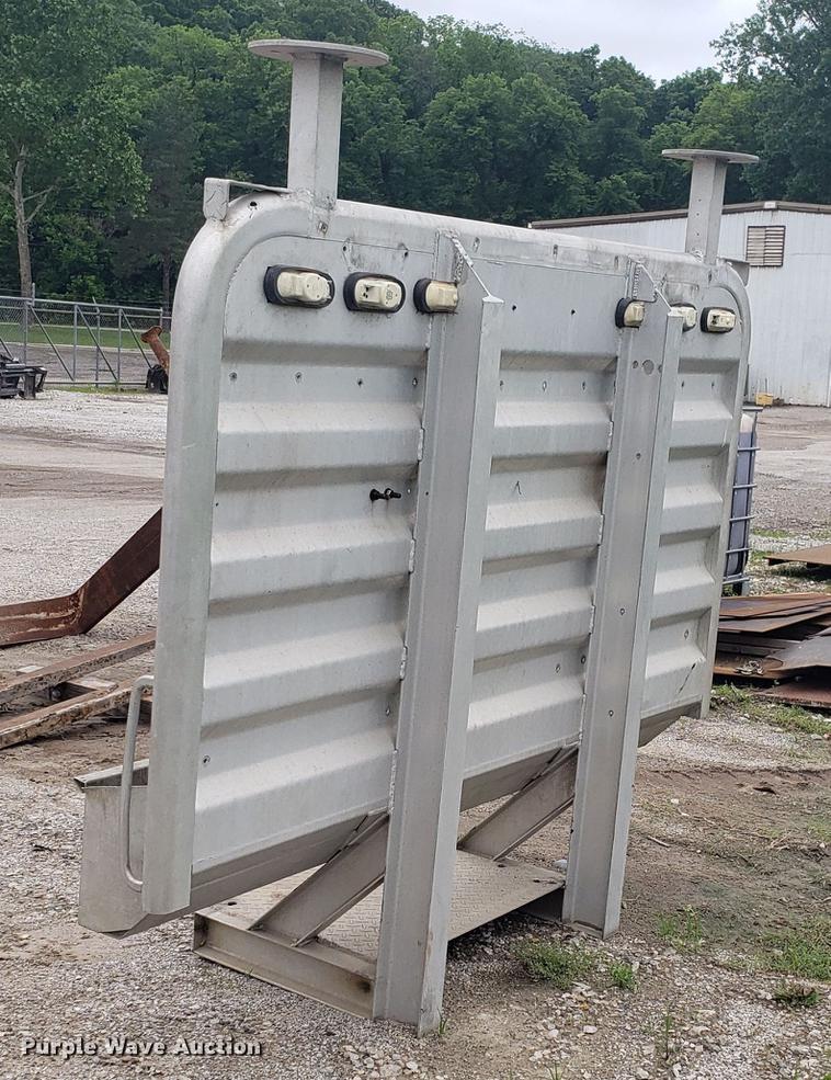 image for item DD4746 Merritt aluminum headache rack