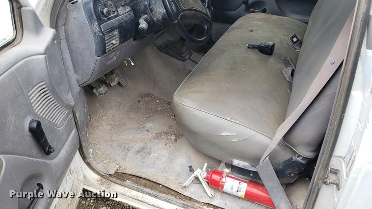 image for item DD4747 1995 Ford F350 flatbed pickup truck