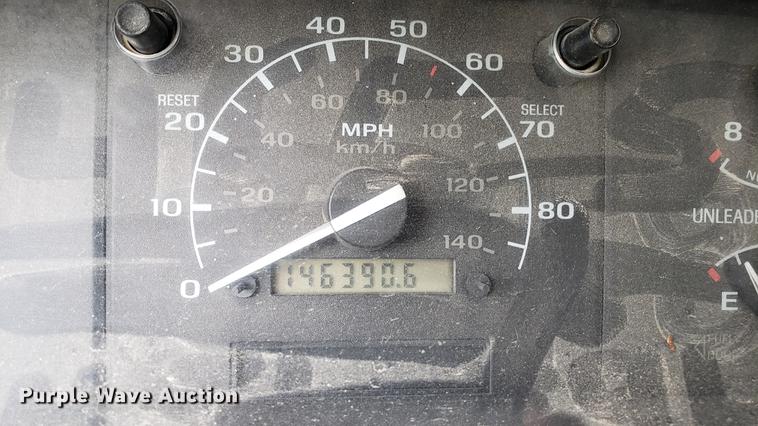 image for item DD4747 1995 Ford F350 flatbed pickup truck