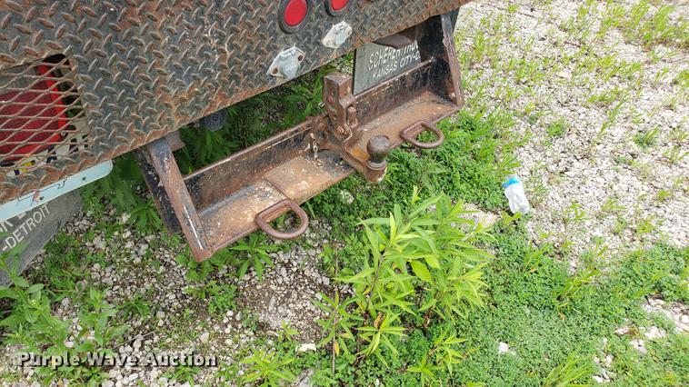 image for item DD4747 1995 Ford F350 flatbed pickup truck