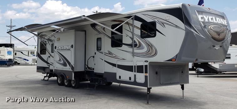 image for item DD4757 2012 Heartland Cyclone HD toy hauler camper