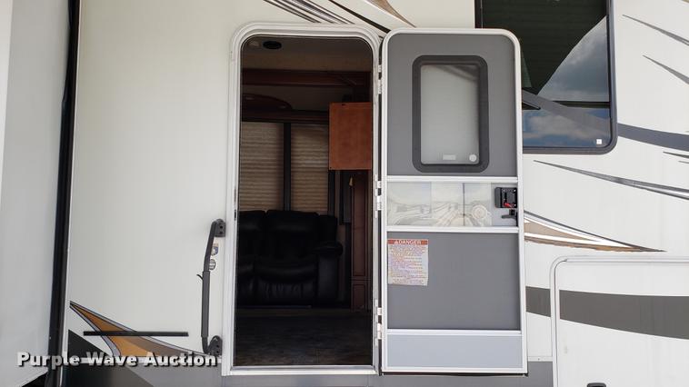 image for item DD4757 2012 Heartland Cyclone HD toy hauler camper