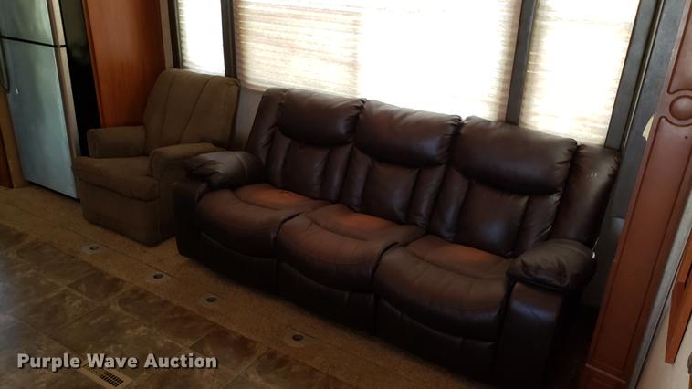 image for item DD4757 2012 Heartland Cyclone HD toy hauler camper