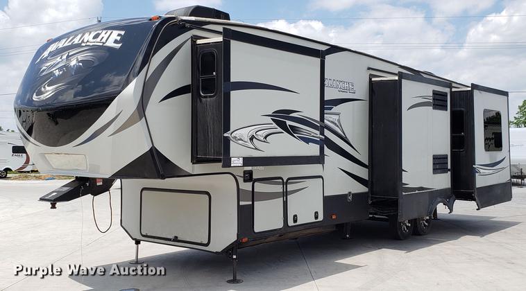 image for item DD4758 2016 Keystone Avalanche camper