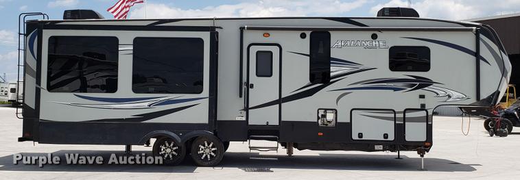 image for item DD4758 2016 Keystone Avalanche camper