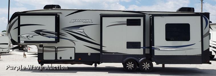 image for item DD4758 2016 Keystone Avalanche camper