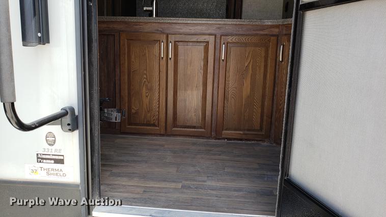 image for item DD4758 2016 Keystone Avalanche camper