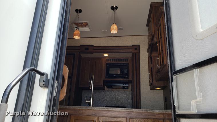 image for item DD4758 2016 Keystone Avalanche camper