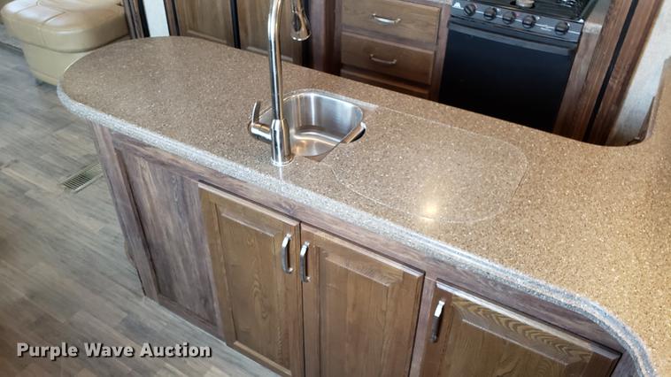 image for item DD4758 2016 Keystone Avalanche camper