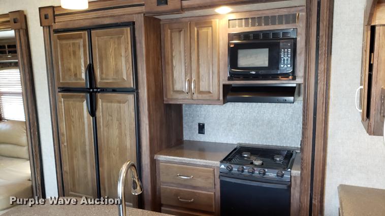 image for item DD4758 2016 Keystone Avalanche camper