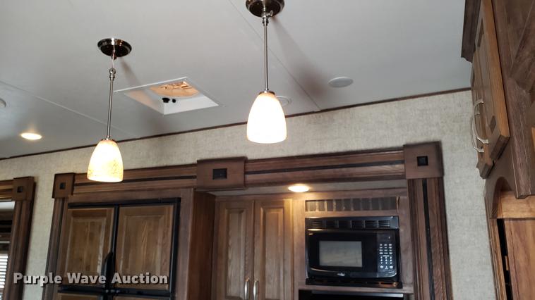 image for item DD4758 2016 Keystone Avalanche camper