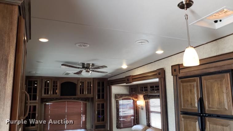 image for item DD4758 2016 Keystone Avalanche camper