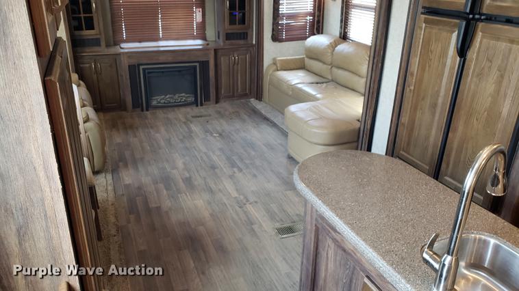 image for item DD4758 2016 Keystone Avalanche camper