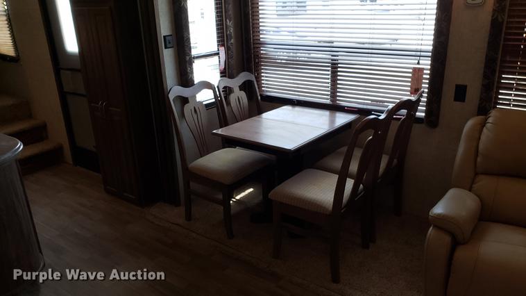 image for item DD4758 2016 Keystone Avalanche camper