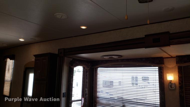 image for item DD4758 2016 Keystone Avalanche camper