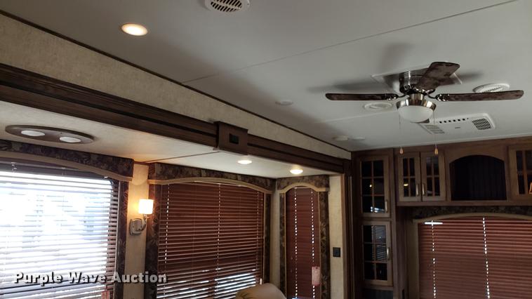 image for item DD4758 2016 Keystone Avalanche camper