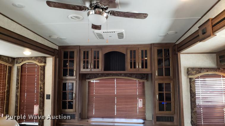 image for item DD4758 2016 Keystone Avalanche camper