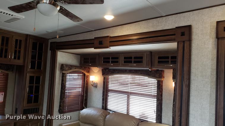 image for item DD4758 2016 Keystone Avalanche camper