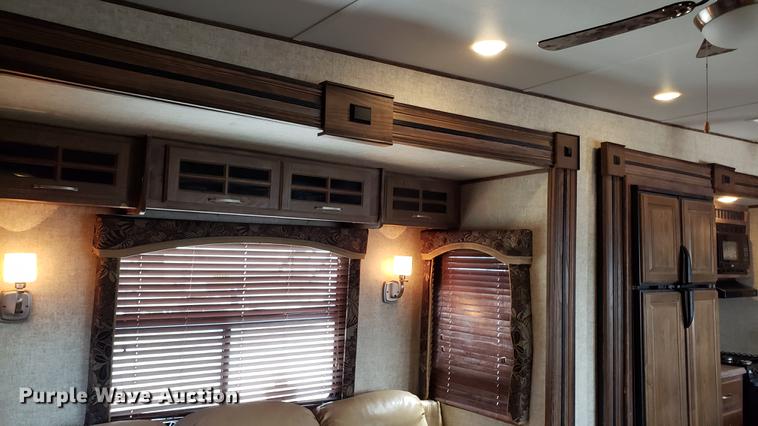 image for item DD4758 2016 Keystone Avalanche camper