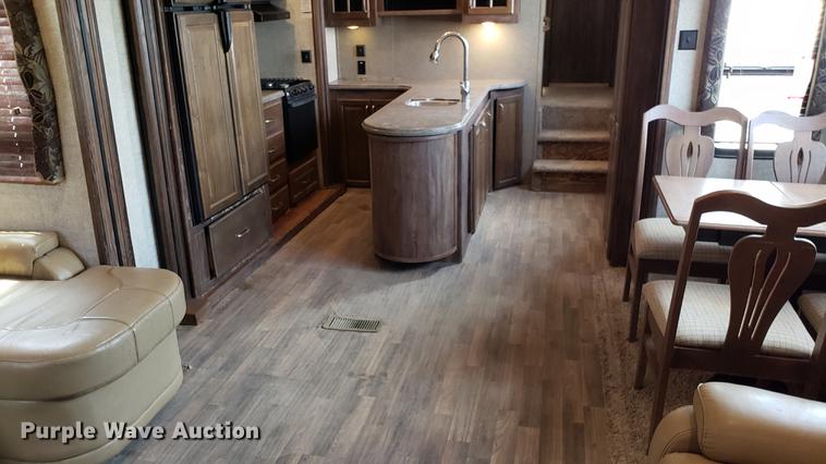 image for item DD4758 2016 Keystone Avalanche camper