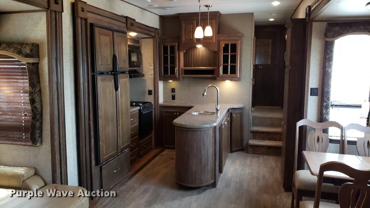 image for item DD4758 2016 Keystone Avalanche camper