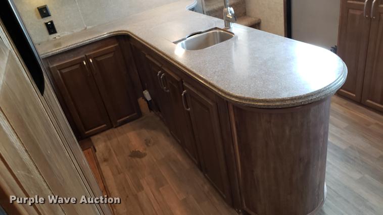 image for item DD4758 2016 Keystone Avalanche camper