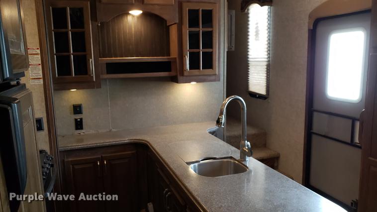 image for item DD4758 2016 Keystone Avalanche camper